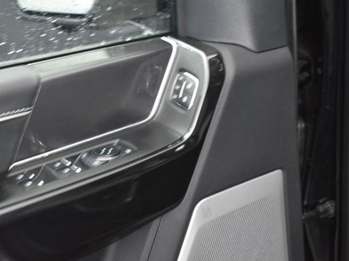 2025 Ford F-150 Lightning Platinum