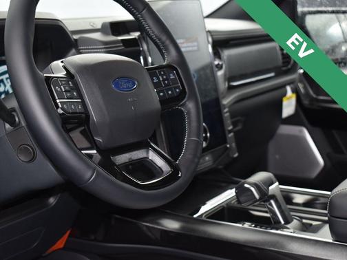 2025 Ford F-150 Lightning Platinum
