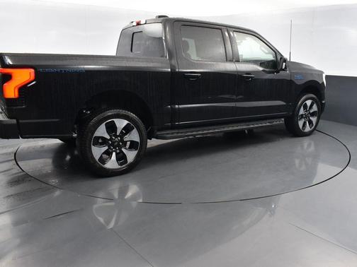 2025 Ford F-150 Lightning Platinum