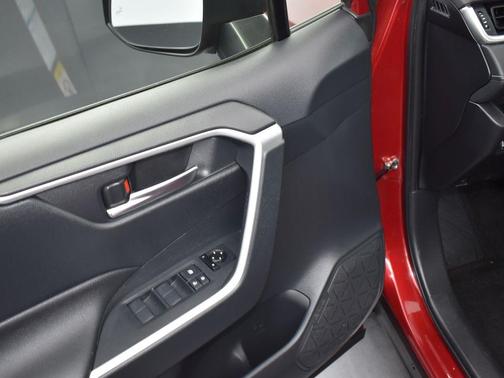 2019 Toyota RAV4 Hybrid XLE