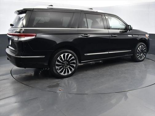 2022 Lincoln Navigator Black Label