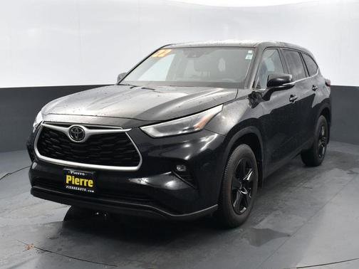 2022 Toyota Highlander LE