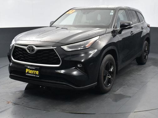 2022 Toyota Highlander LE