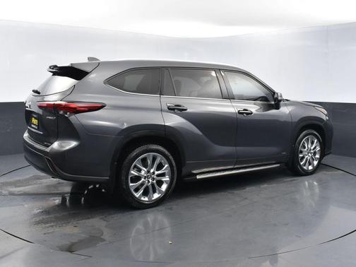 Magnetic Gray Metallic 2023 Toyota Highlander Hybrid Limited