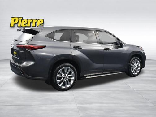 Magnetic Gray Metallic 2023 Toyota Highlander Hybrid Limited