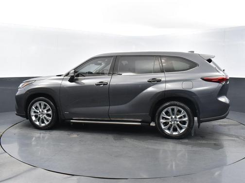 Magnetic Gray Metallic 2023 Toyota Highlander Hybrid Limited