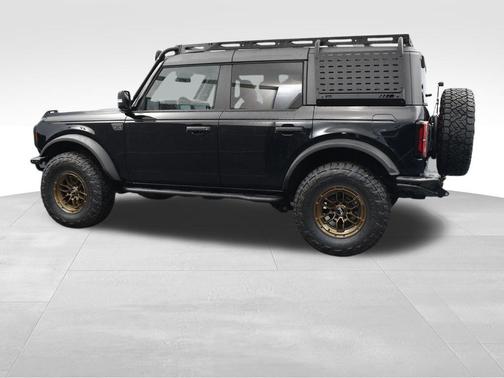 Shadow Black 2025 Ford Bronco Badlands
