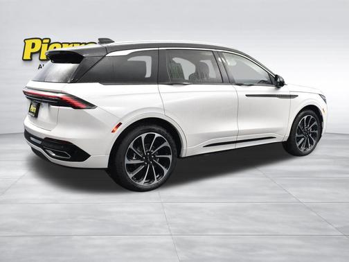 White Platinum 2026 Lincoln Nautilus Black Label