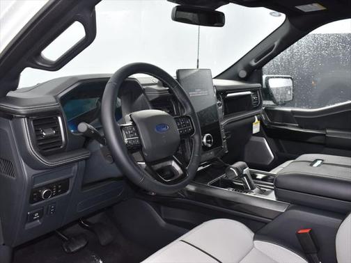 2025 Ford F-150 Lightning Platinum