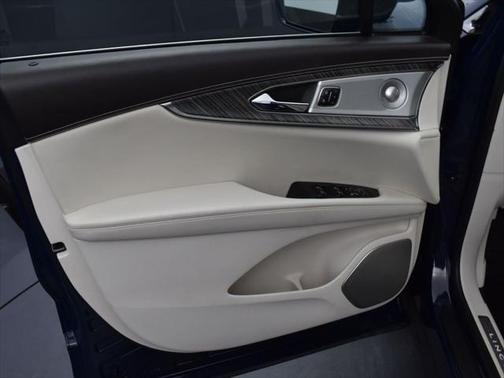 2019 Lincoln Nautilus Black Label