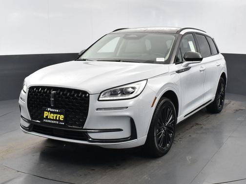 Crystal White 2025 Lincoln Corsair Grand Touring SUV