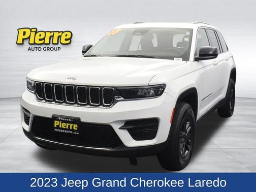 Bright White Clearcoat 2023 Jeep Grand Cherokee Laredo