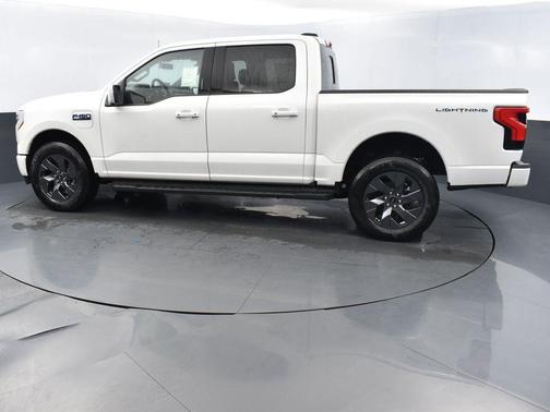 2025 Ford F-150 Lightning LARIAT