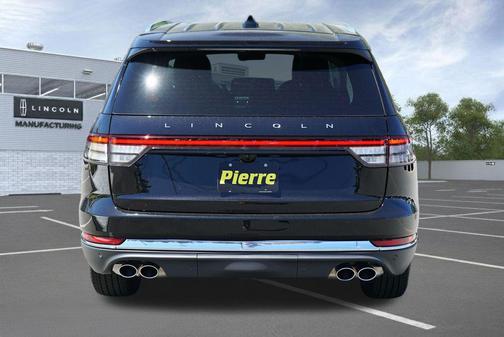 Infinite Black Metallic Clearcoat 2026 Lincoln Aviator Premiere