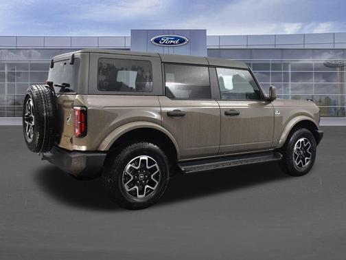 Marsh Gray 2026 Ford Bronco Outer Banks