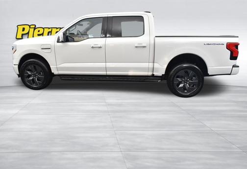 Star White Metallic Tri-Coat 2023 Ford F-150 Lightning LARIAT