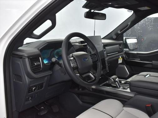 2025 Ford F-150 Lightning Platinum