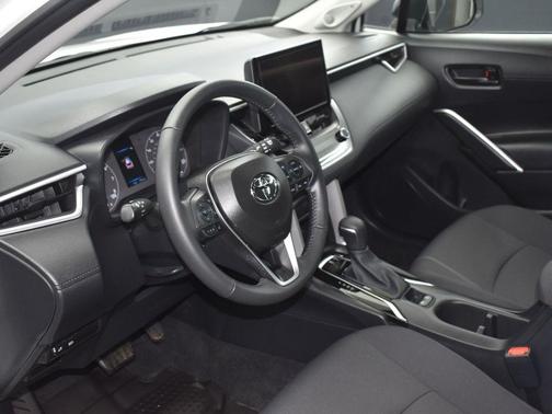 2025 Toyota Corolla Cross LE