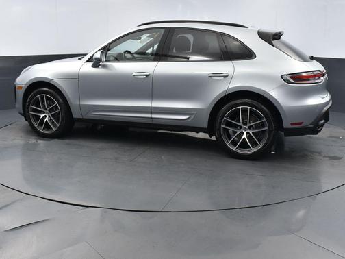 2023 Porsche Macan Base