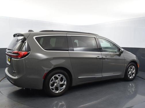2022 Chrysler Pacifica Limited
