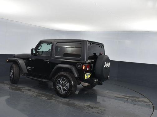 Photo 5 of 26 of 2020 Jeep Wrangler Sport