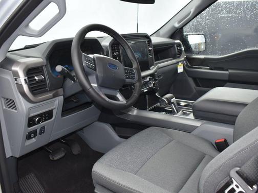 2025 Ford F-150 Lightning XLT