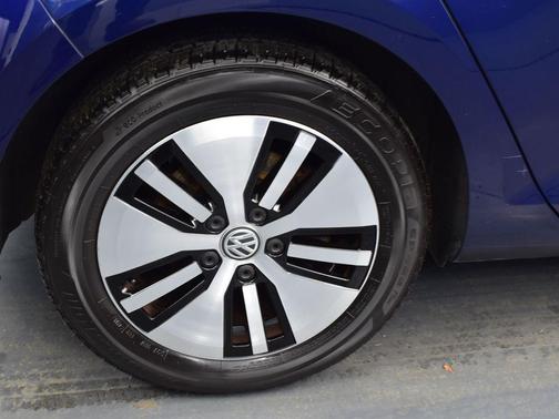 2019 Volkswagen e-Golf SE
