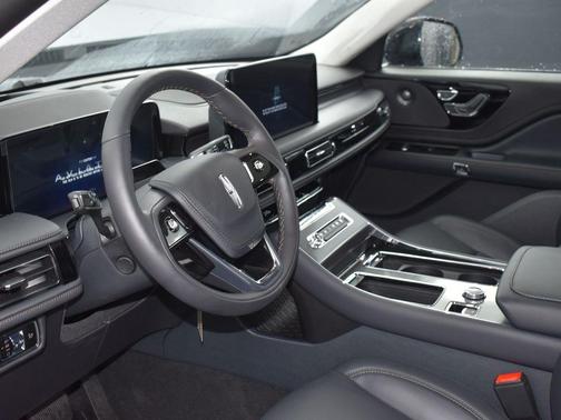 2025 Lincoln Aviator Premiere