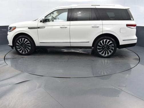 2022 Lincoln Navigator Black Label