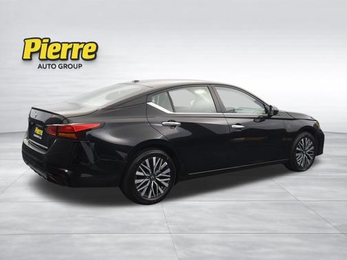 Super Black 2025 Nissan Altima 2.5 SV