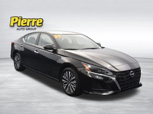 Super Black 2025 Nissan Altima 2.5 SV