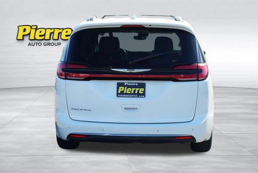 Bright White Clearcoat 2021 Chrysler Pacifica Touring L