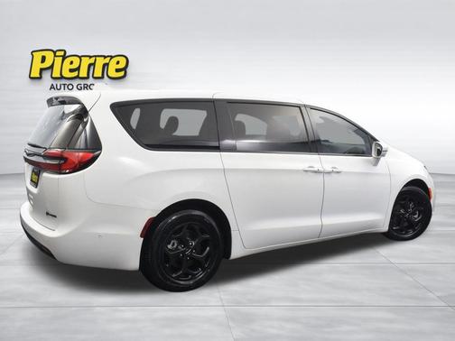 2022 Chrysler Pacifica Hybrid Touring L