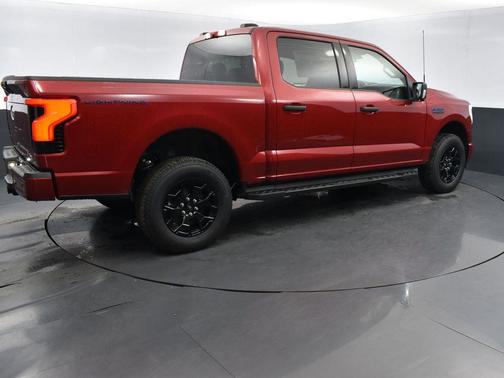 2025 Ford F-150 Lightning XLT