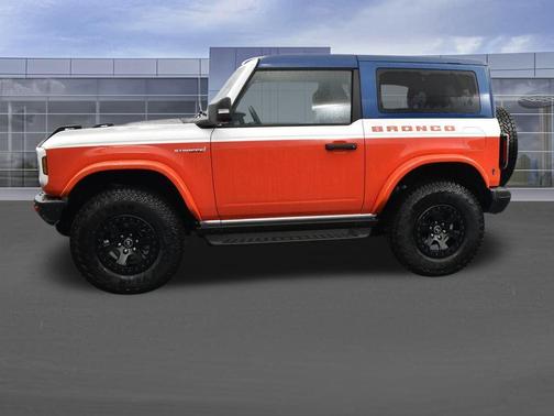 Oxford White 2025 Ford Bronco Stroppe Edition