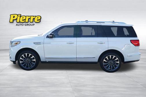 White Platinum Metallic Tri-Coat 2018 Lincoln Navigator Select