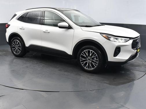 2025 Ford Escape PHEV SE