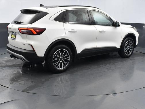 2025 Ford Escape PHEV SE