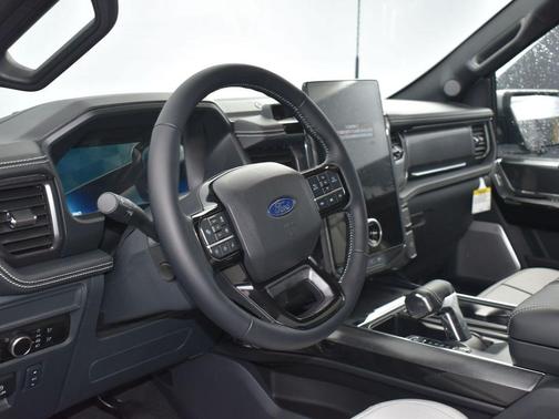2025 Ford F-150 Lightning Platinum
