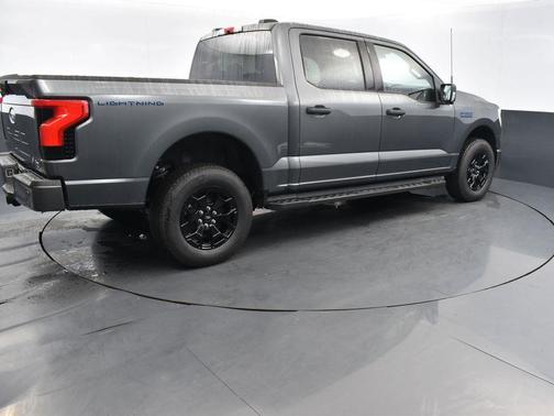 2025 Ford F-150 Lightning XLT