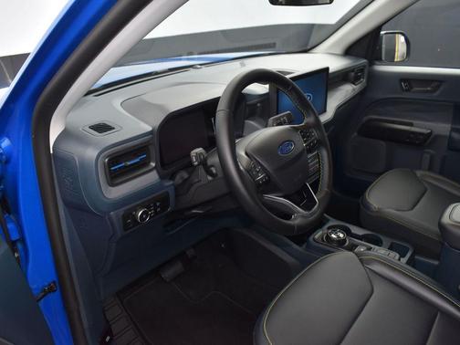 2025 Ford Maverick Lobo Standard