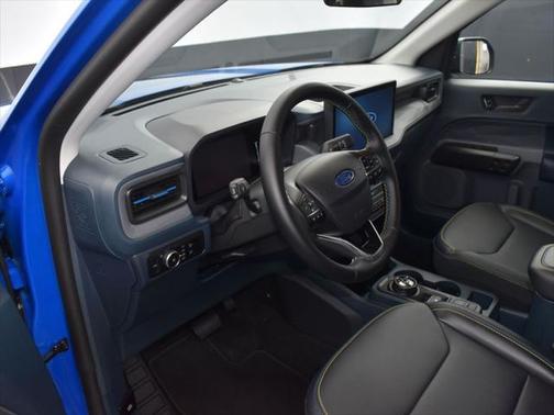 2025 Ford Maverick Lobo Standard