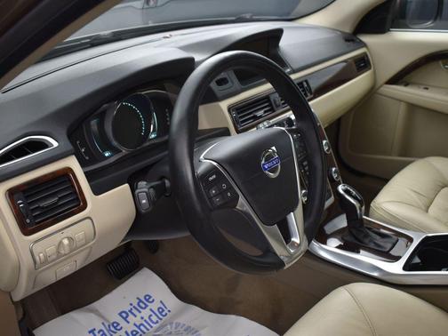 2015 Volvo XC70 T6 Premier Plus