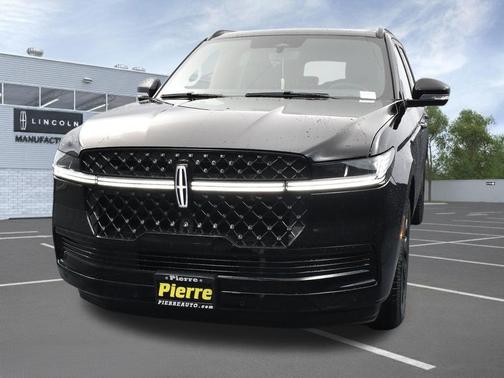 Infinite Black Metallic Clearcoat 2026 Lincoln Navigator Reserve