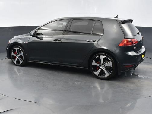2017 Volkswagen Golf GTI 2.0T SE 4-Door