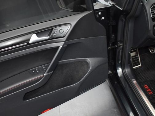 2017 Volkswagen Golf GTI 2.0T SE 4-Door