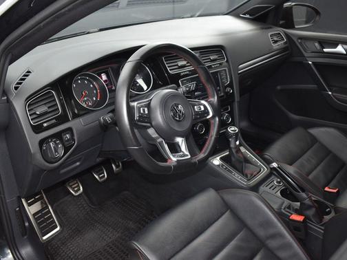 2017 Volkswagen Golf GTI 2.0T SE 4-Door