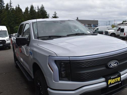2025 Ford F-150 Lightning XLT