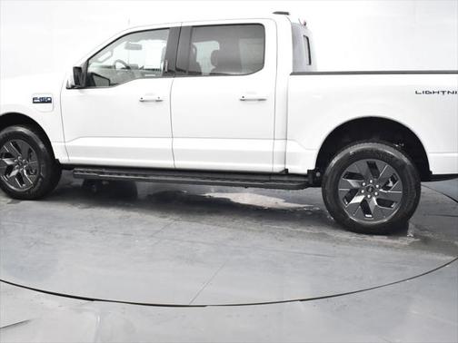 2025 Ford F-150 Lightning LARIAT