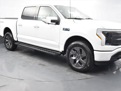2025 Ford F-150 Lightning LARIAT